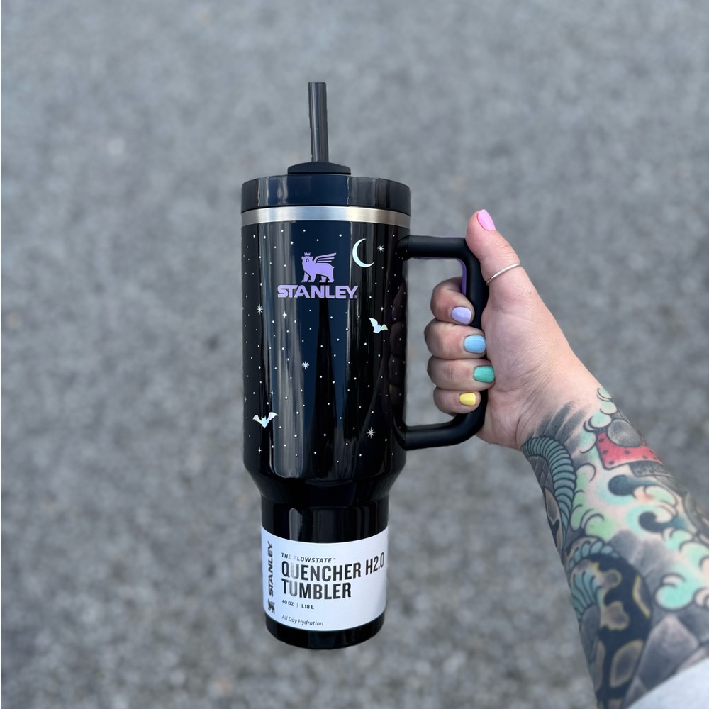 Halloween Stanley 40oz Quencher Tumbler Limited Edition Spellcast Black Bats NEW